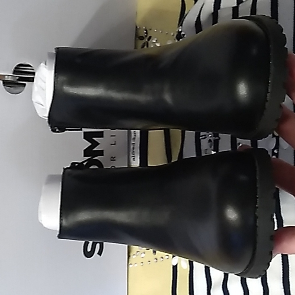 Women's New NIB Sonoma black short boot (bootie) sizes 8, 9 and 10. - Picture 2 of 12